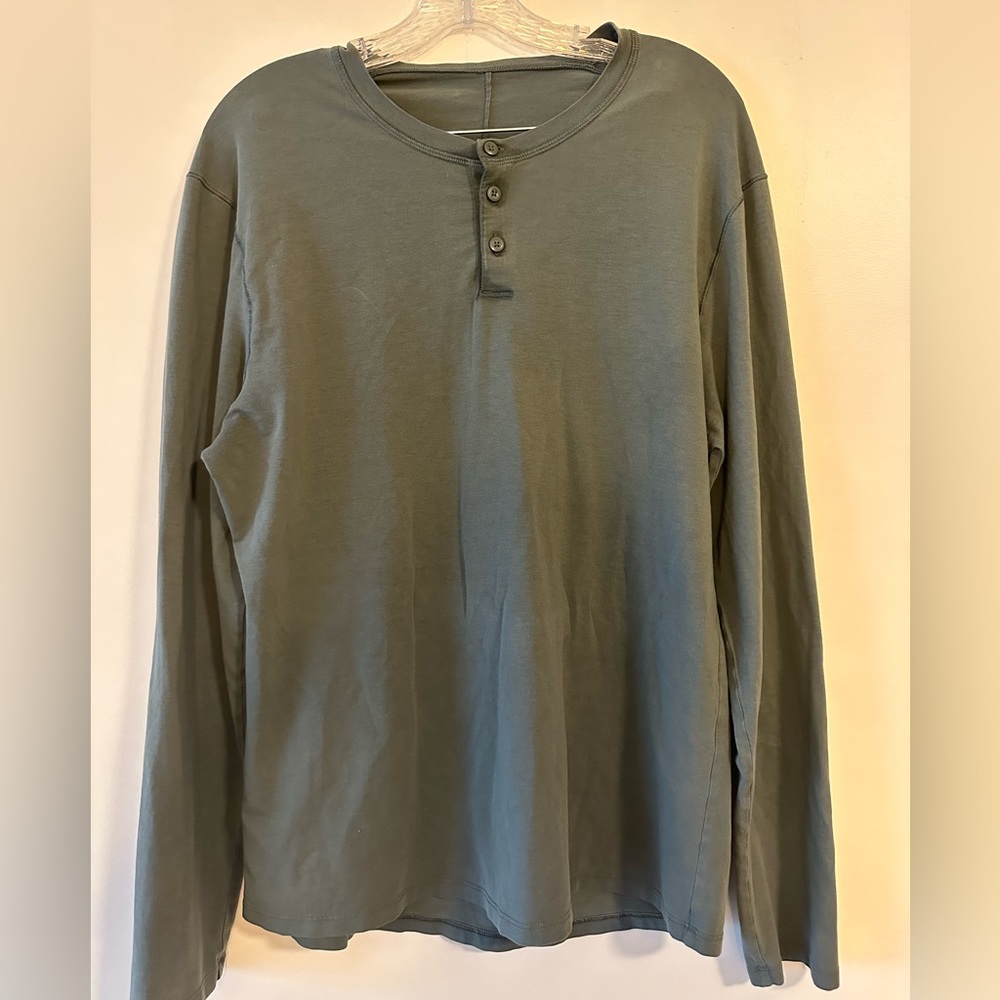 Men’s Lululemon 5day basic Henley - Green - Size Medium - Good Condition